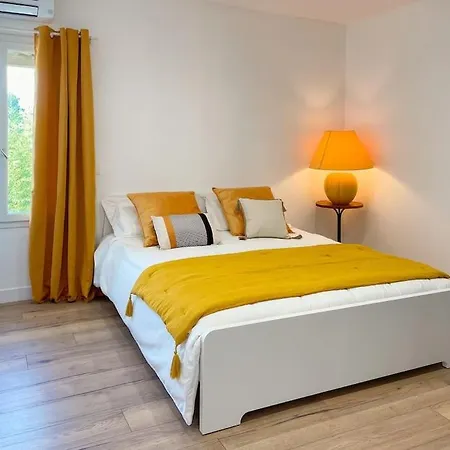 Dans Un Mas Provencal Apartment Allan